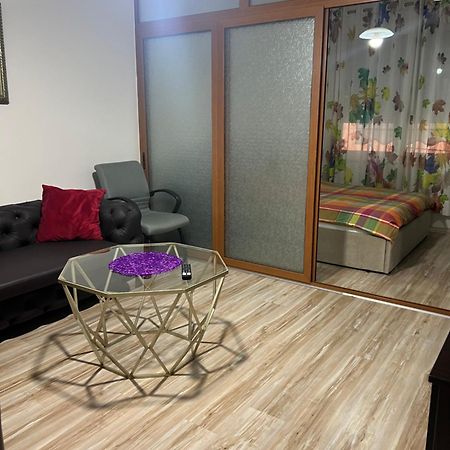 Ergi'S Studio Apartment 地拉那 外观 照片
